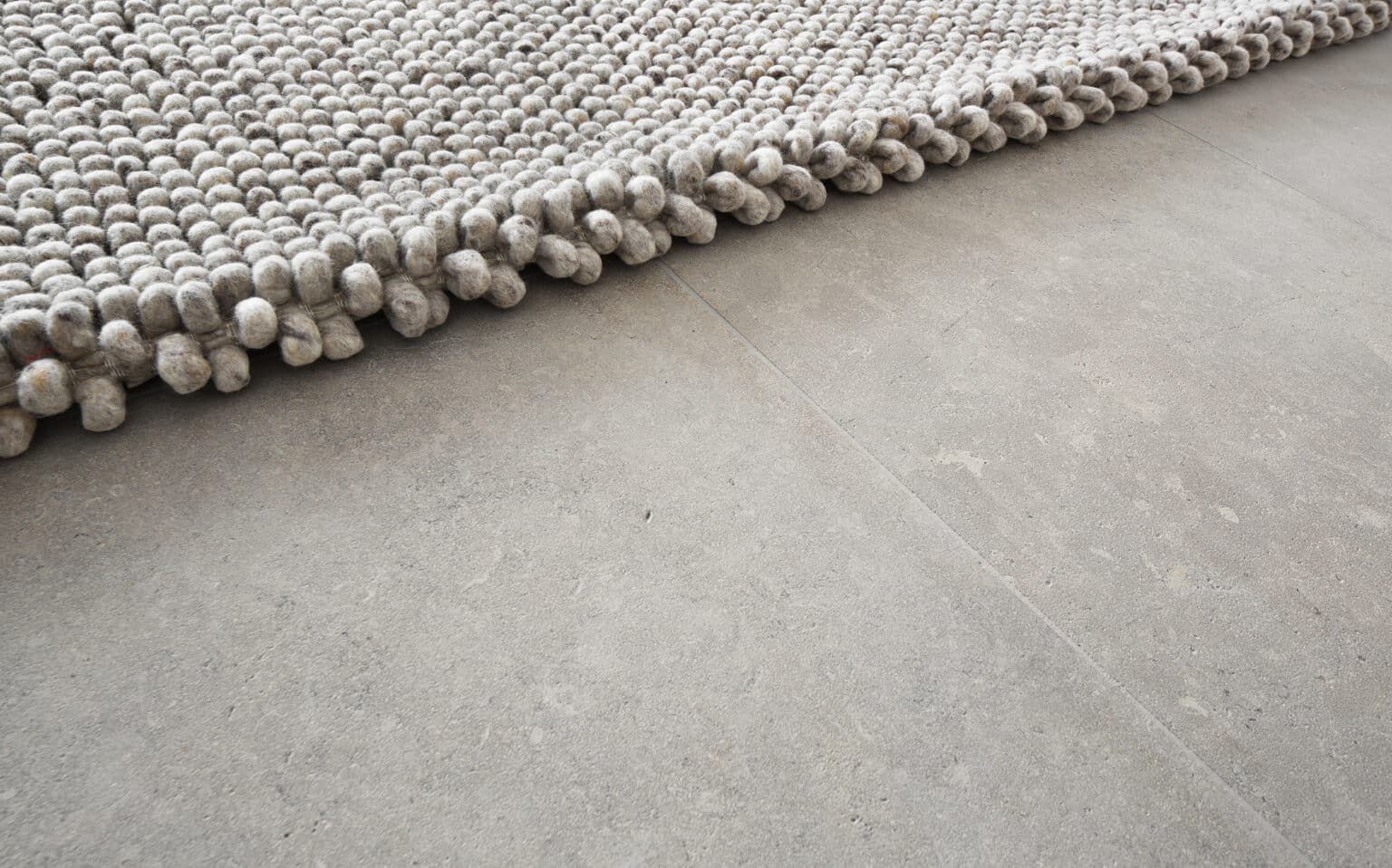 Aurora Oberfläche gestrahlt & gebürstet, Format 60x60 cm