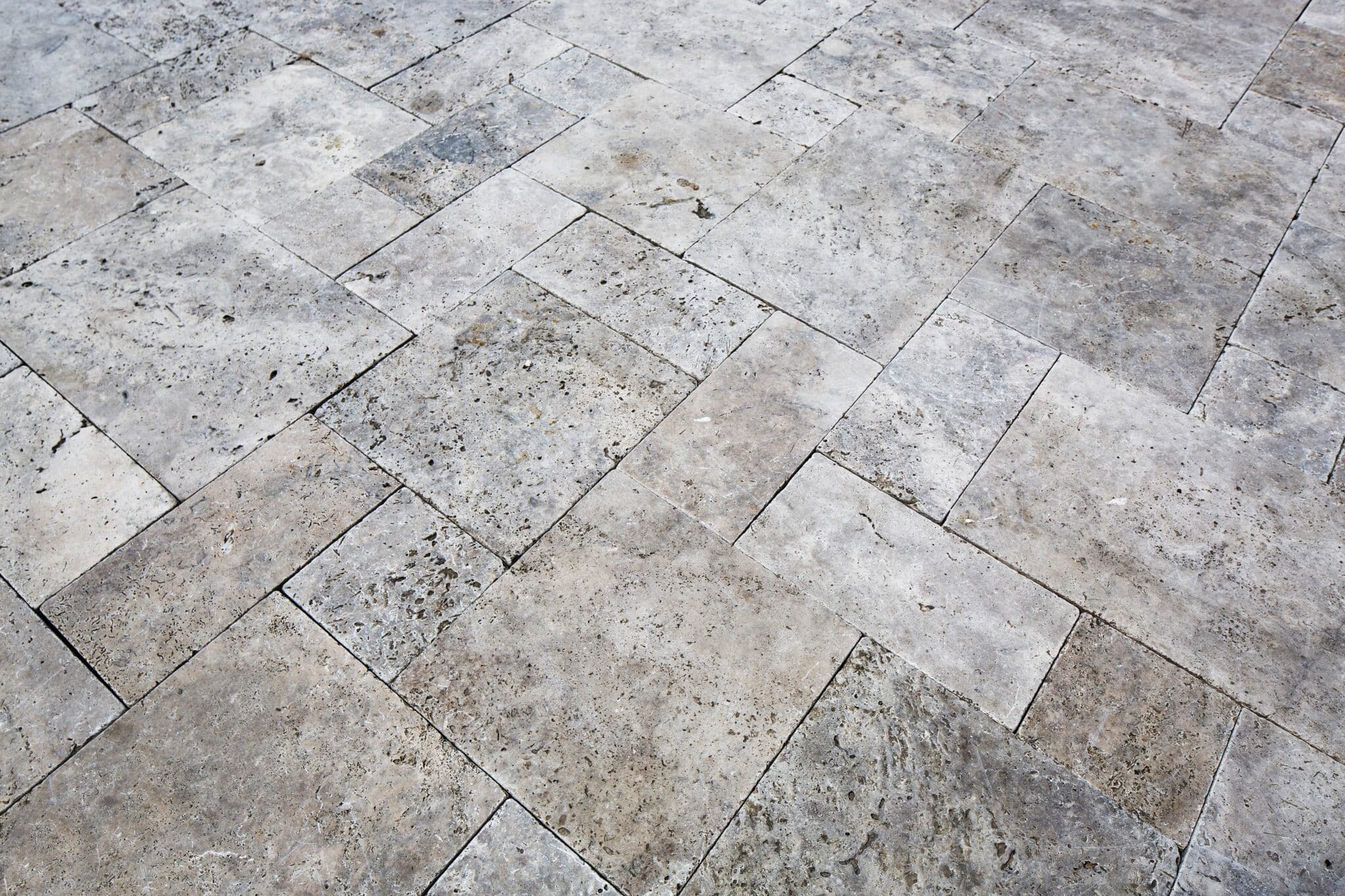 Terrassenplatten Travertin Caballo Grau Naturstein Crafted Stone